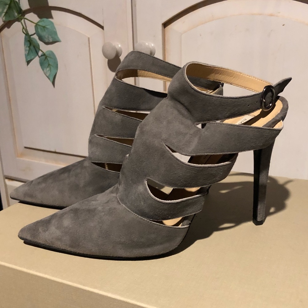 EUC Diane von Furstenberg Bizzy Sandals